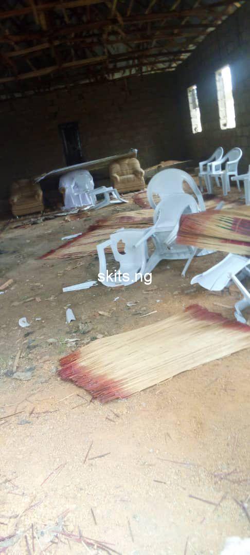 Youths beat osun monarch to a pulp for appointing imam