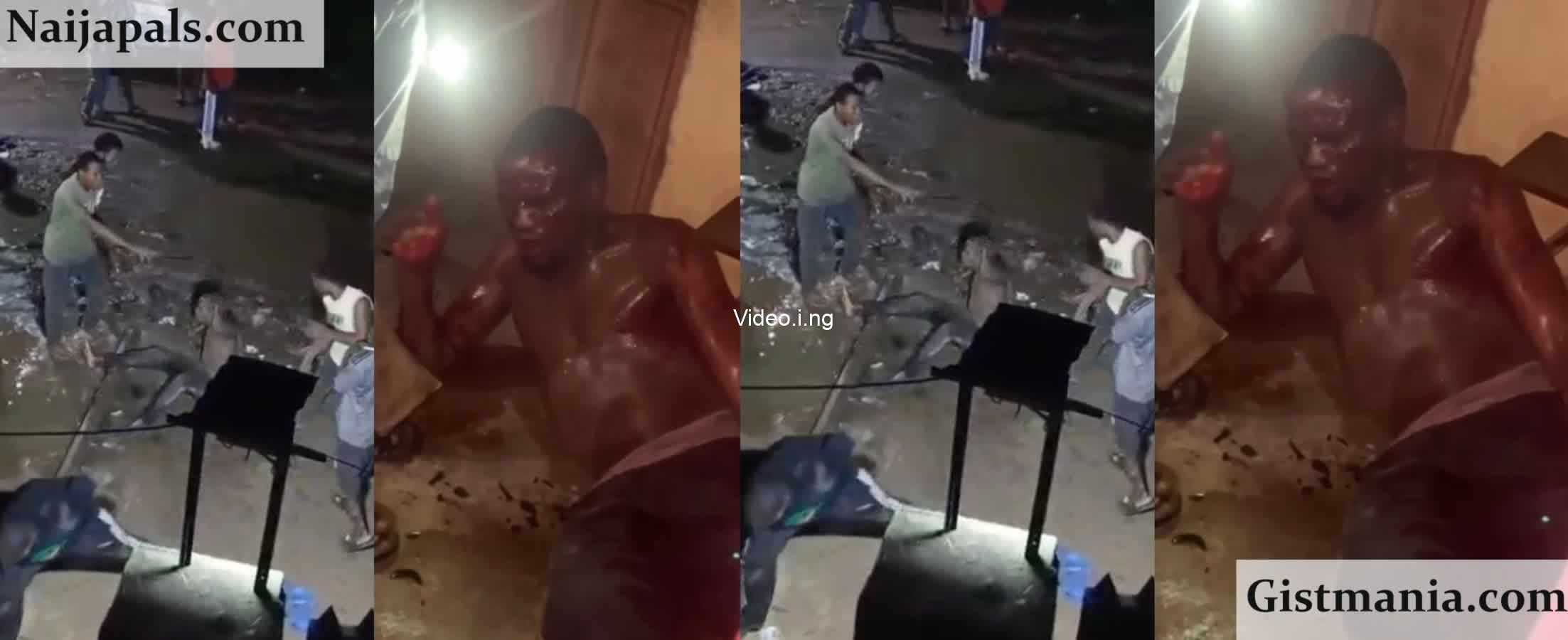 Unizik students administer mob justice on an armed robber caught with a gun trying to steal from students lodge video