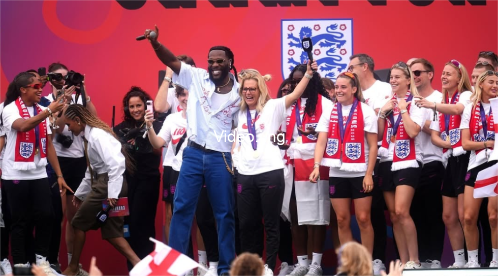 Burna boy responds after sarina wiegman says shed love to dance with him