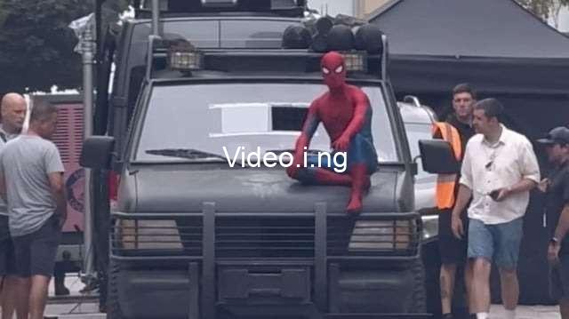 Depressed spider man photo goes viral in new brand new day set photos
