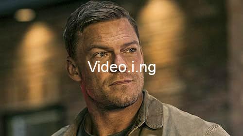Hear us out alan ritchsons perfect dcu character is way more powerful than batman