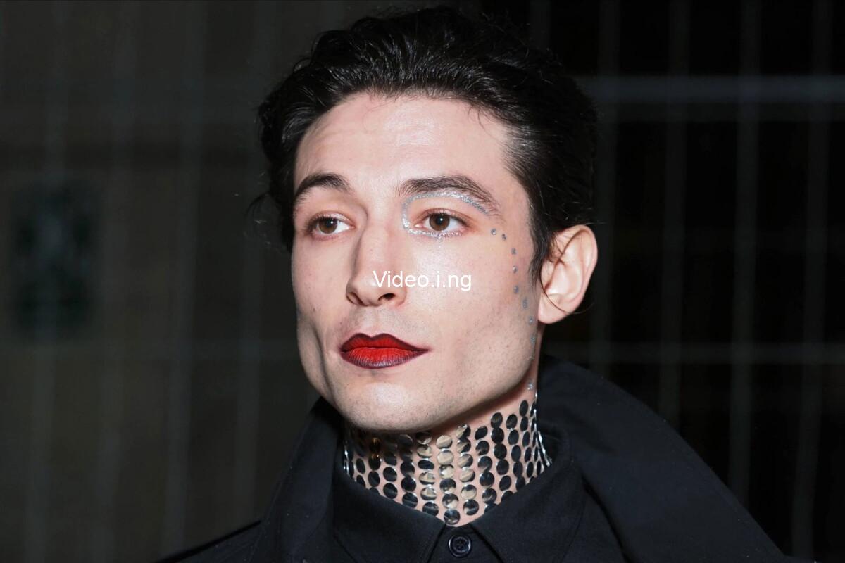 Ezra miller fans defend the flash star against jonathan majors comparisons nothing could be further from the truth