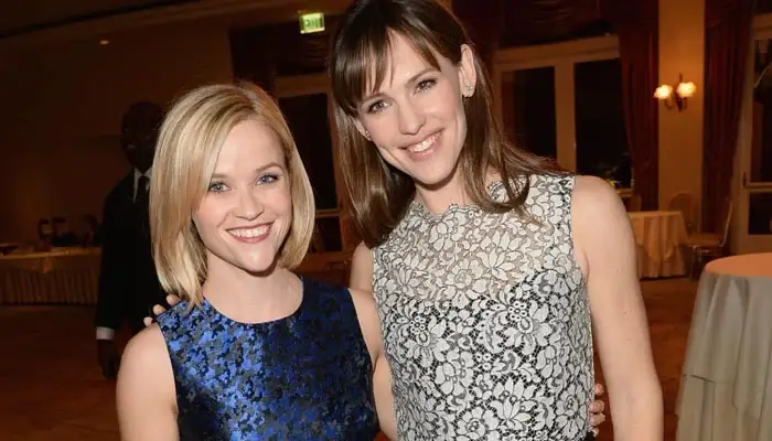 Jennifer garner lauds reese witherspoons passion that caused her divorce after 10 years of marriage all women in hollywood owe a debt of gratitude