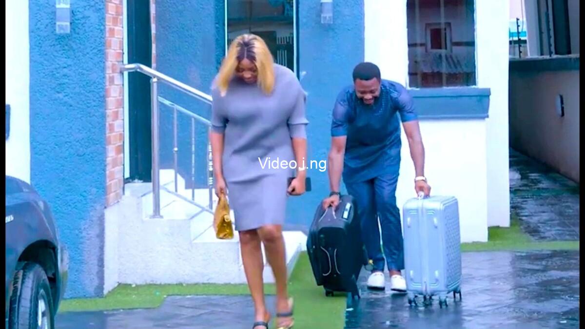 He Threw Out His Wife Thinking She’s Cheating On Him But Never Knew She Has A Mysterious Twin Sister