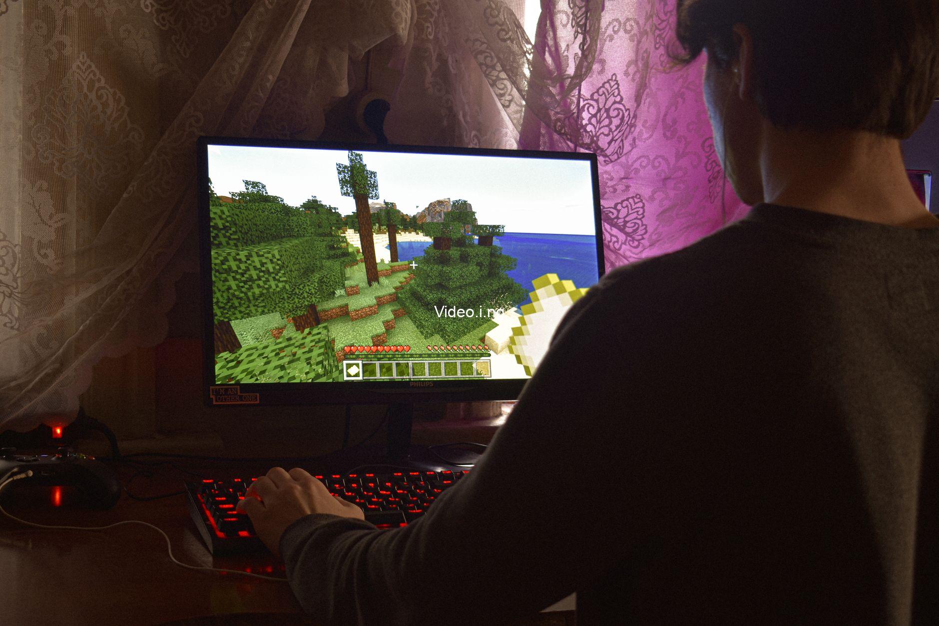 Which Minecraft Dungeons 2 Edition Should You Buy? Prices & Pre Order Bonuses Full Breakdown