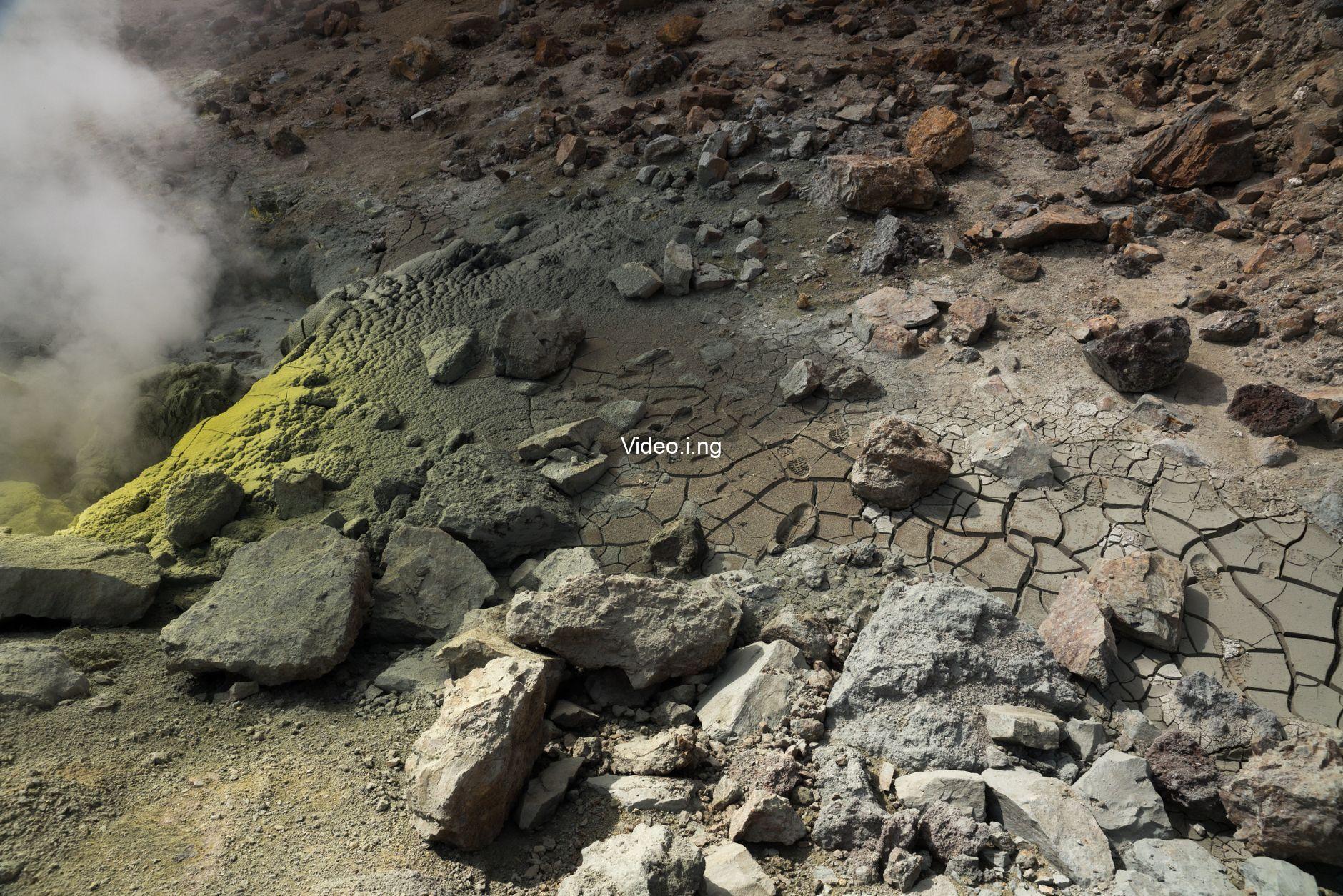 Palworld: Best Locations to Find Sulfur